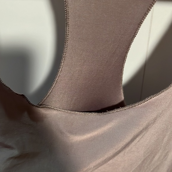 Onzie Glossy Flow Tank - Picture 5 of 7